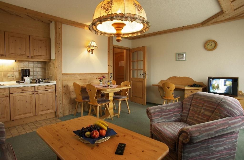 Landgasthof Loewen Neubulach Szoba fotó