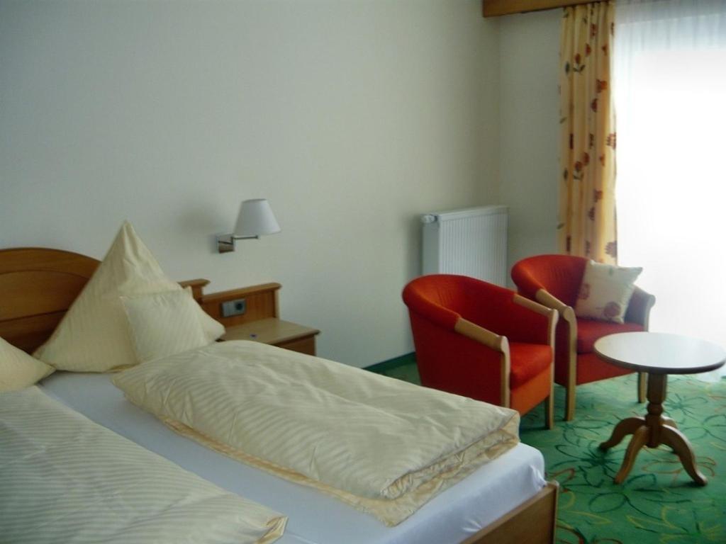 Landgasthof Loewen Neubulach Szoba fotó